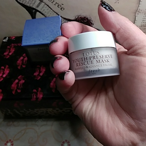 Fresh Lotus Youth preserve rescue mask - Picture 2 of 3